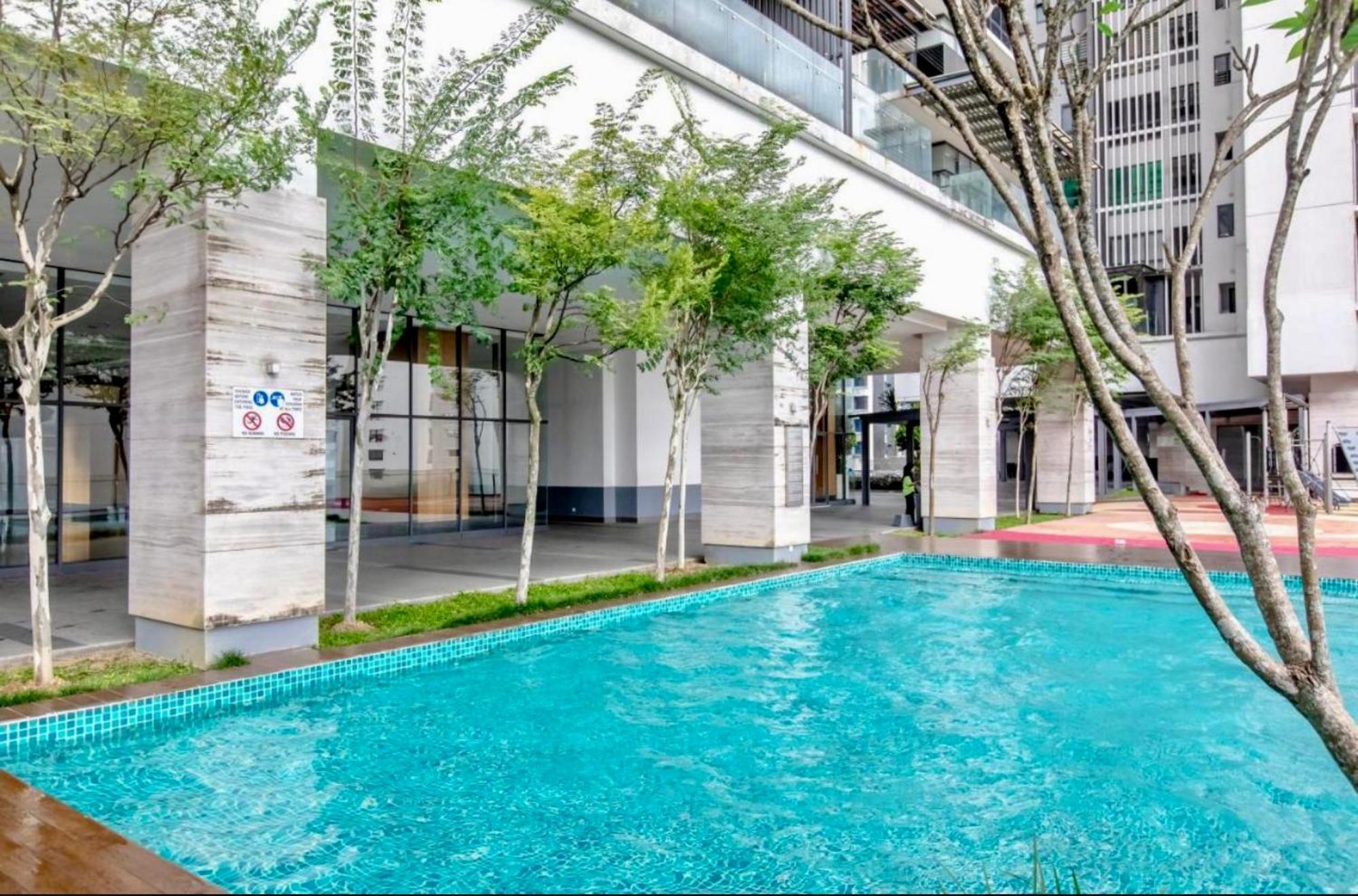 Elements With Infinity Pool Apartment