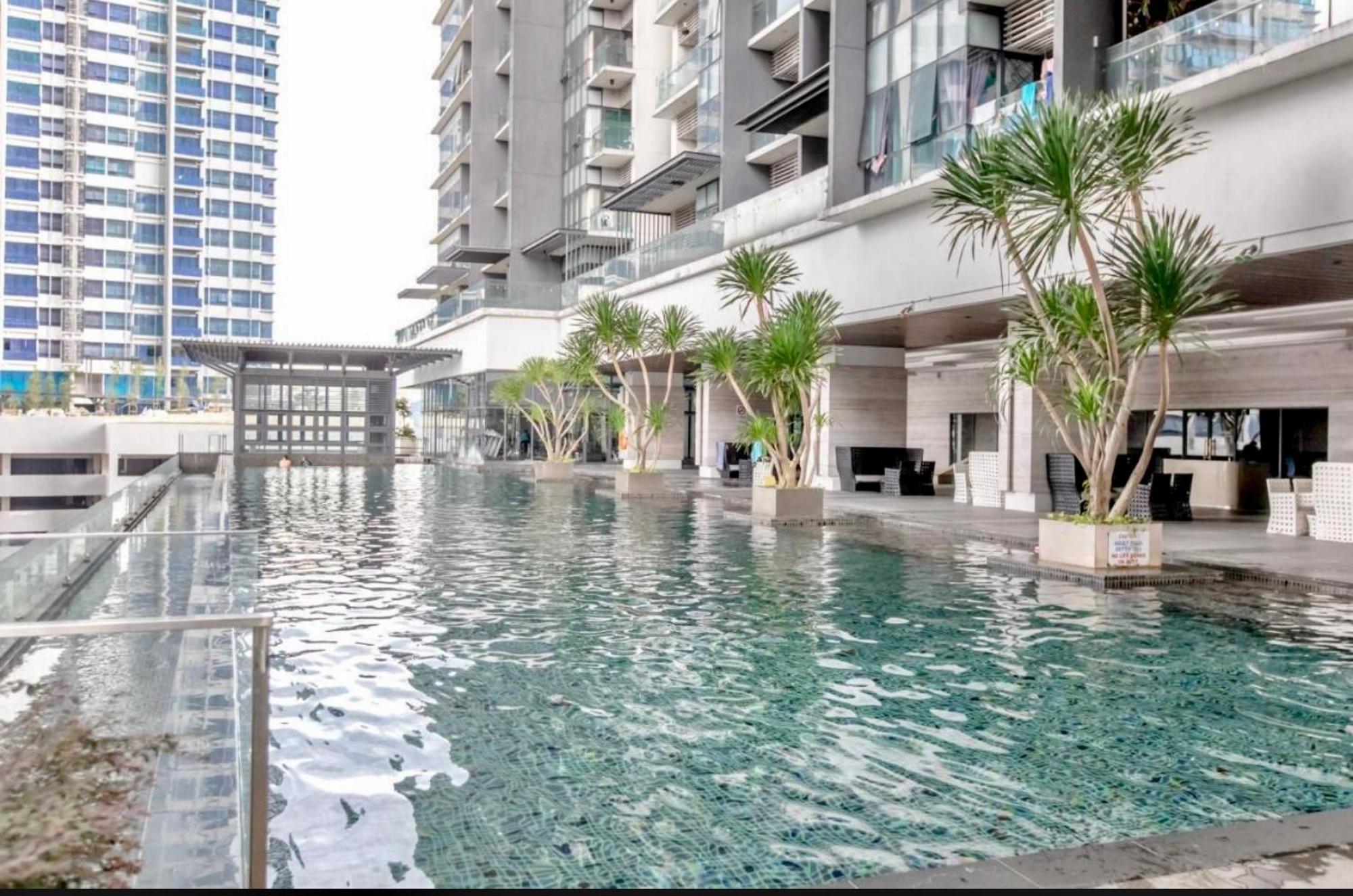 Elements With Infinity Pool *
