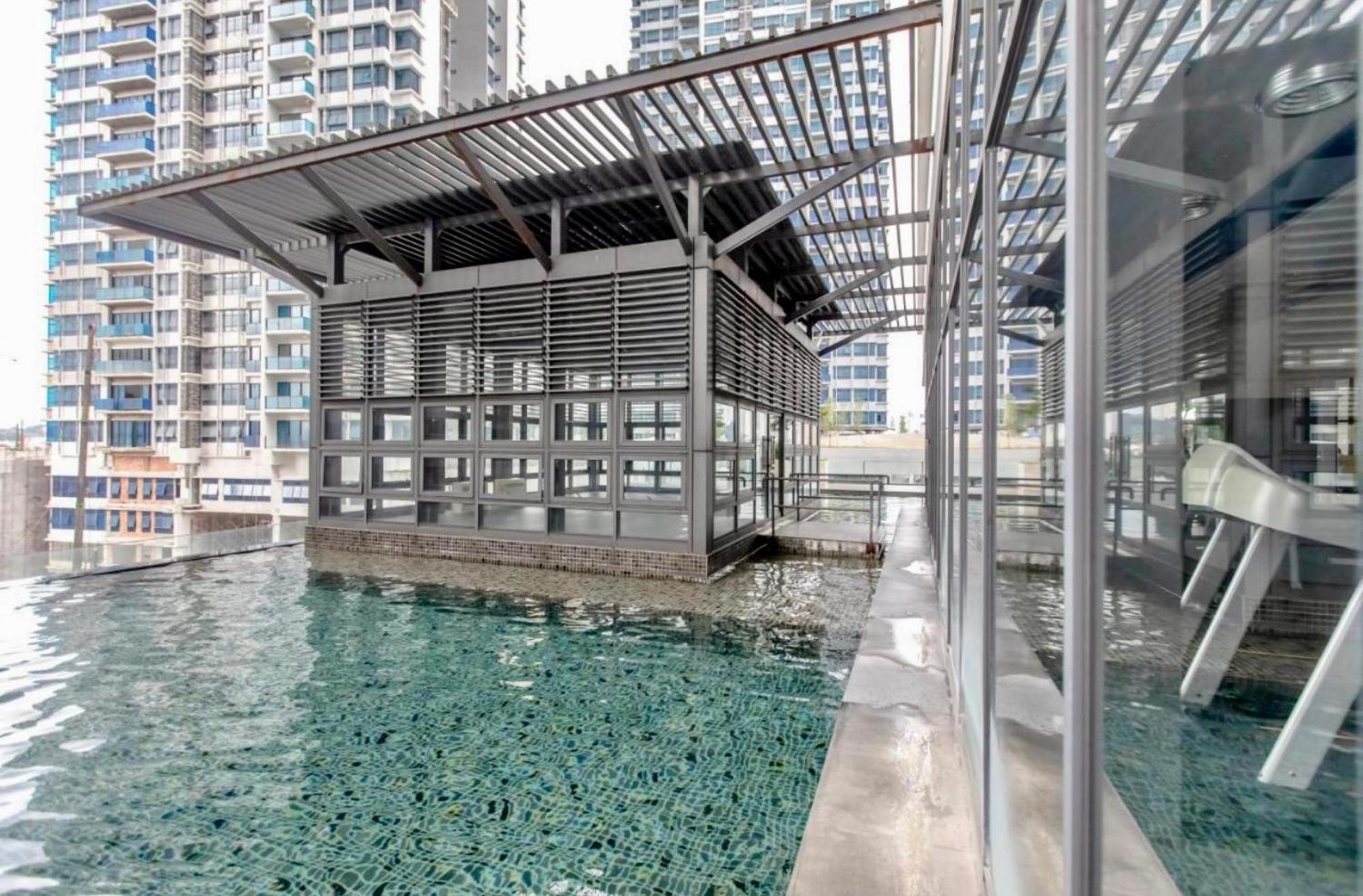Elements With Infinity Pool Apartment
