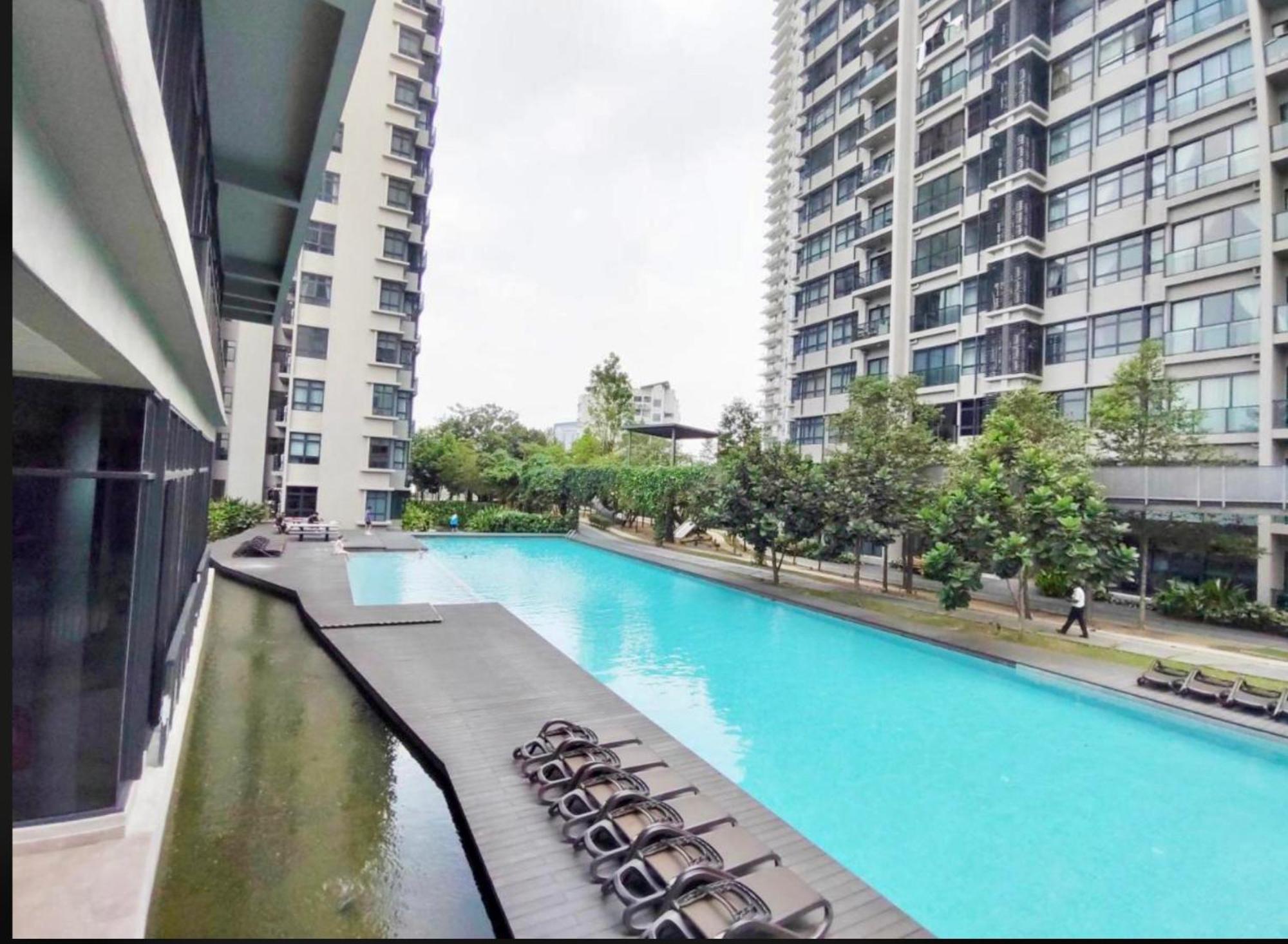 Pangsapuri Elements With Infinity Pool *